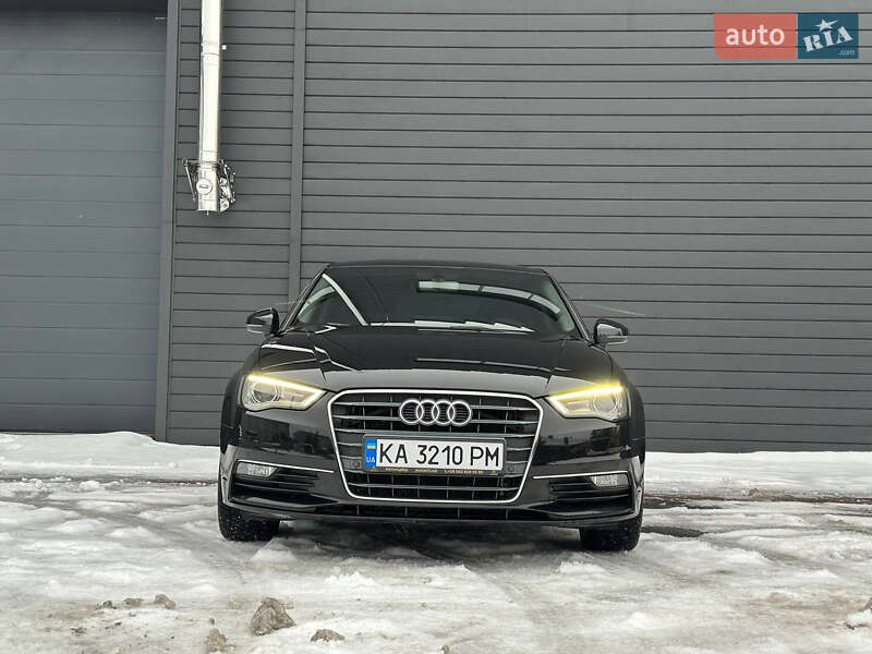 Седан Audi A3 2015 в Киеве
