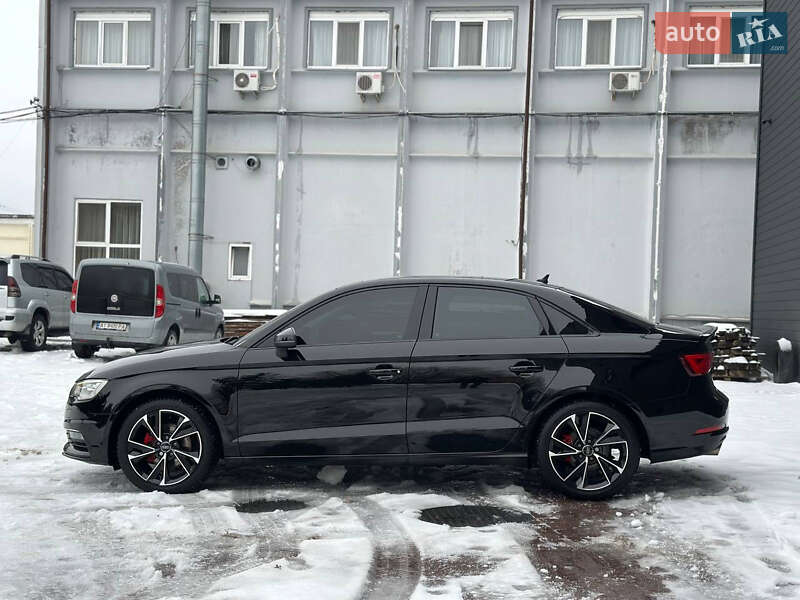 Седан Audi A3 2015 в Киеве