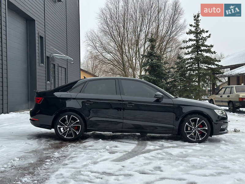 Седан Audi A3 2015 в Киеве