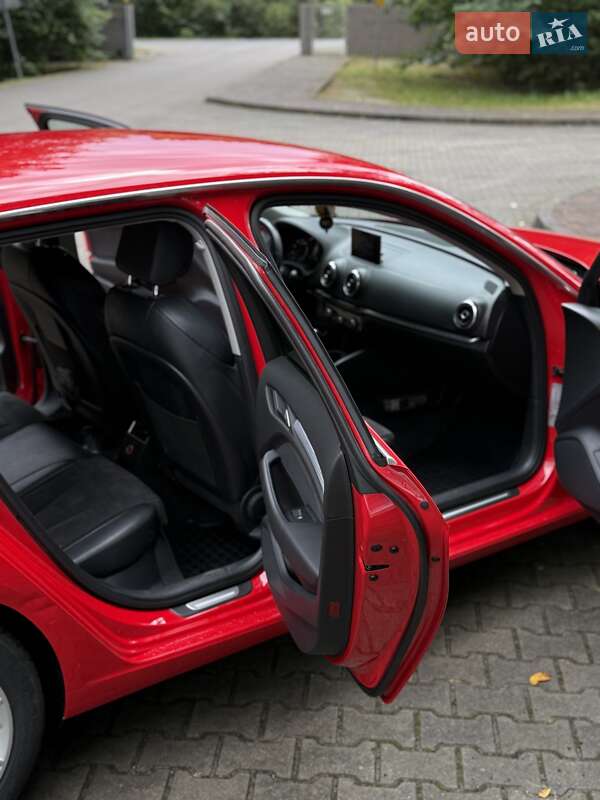 Хетчбек Audi A3 2014 в Гадячі