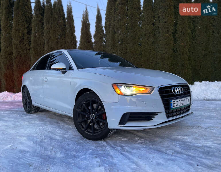 Седан Audi A3 2015 в Самборі