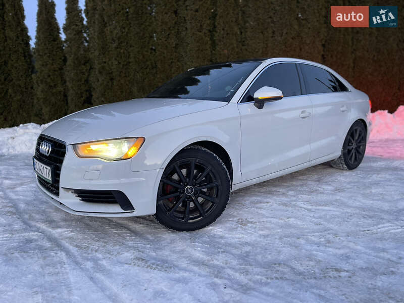 Седан Audi A3 2015 в Самборі