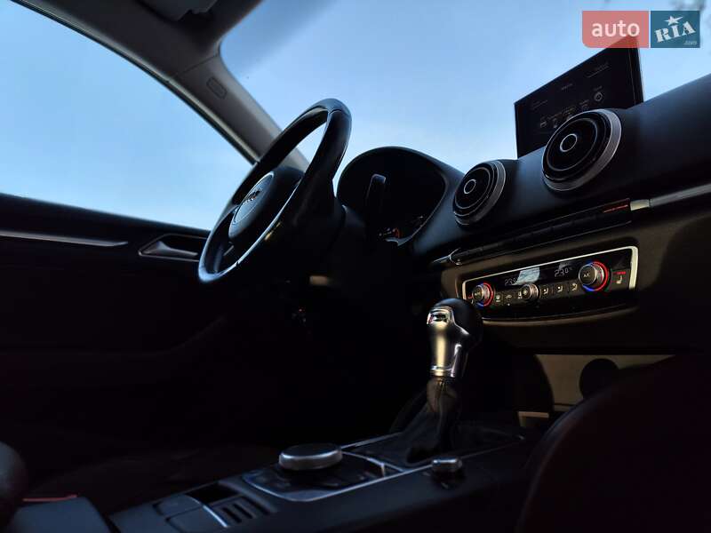 Седан Audi A3 2015 в Києві