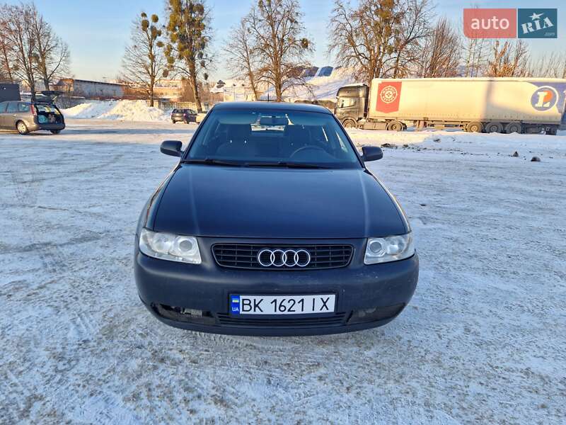 Хэтчбек Audi A3 2001 в Ровно