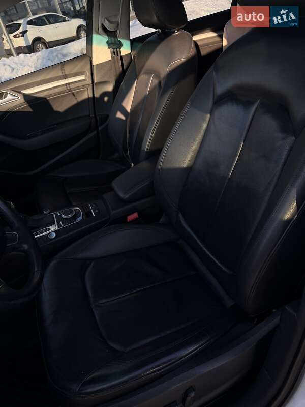 Седан Audi A3 2016 в Мукачевому