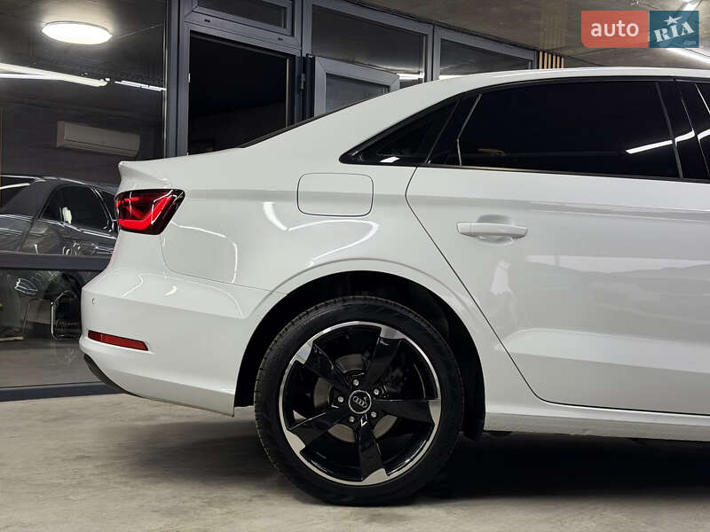 Седан Audi A3 2015 в Одессе