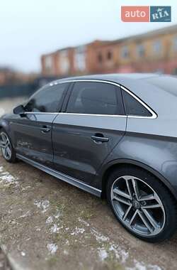Седан Audi A3 2018 в Кропивницком
