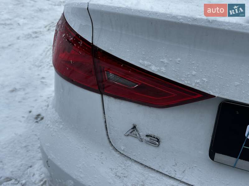 Седан Audi A3 2015 в Львове
