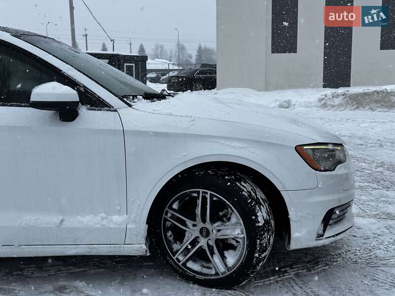 Седан Audi A3 2015 в Львове