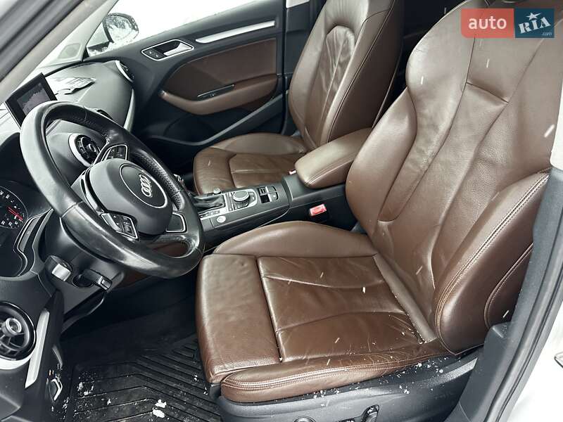 Седан Audi A3 2015 в Львове