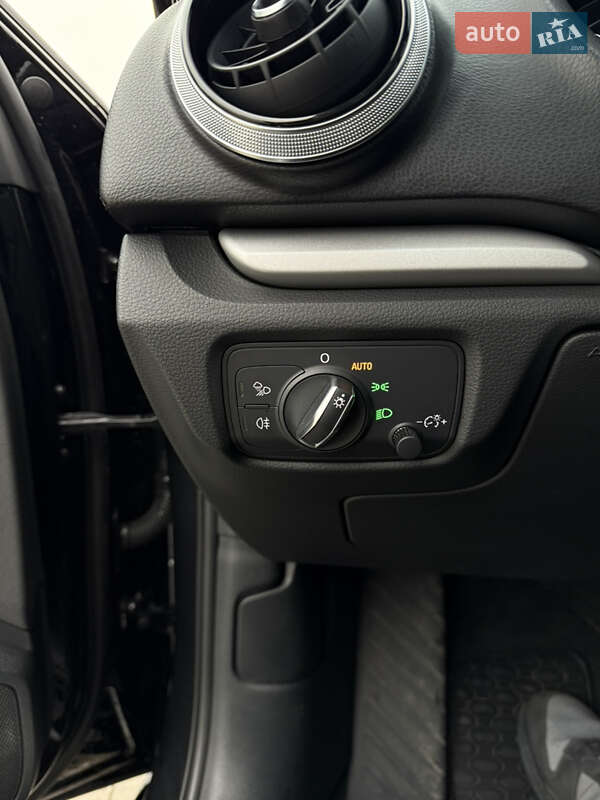 Седан Audi A3 2016 в Одессе