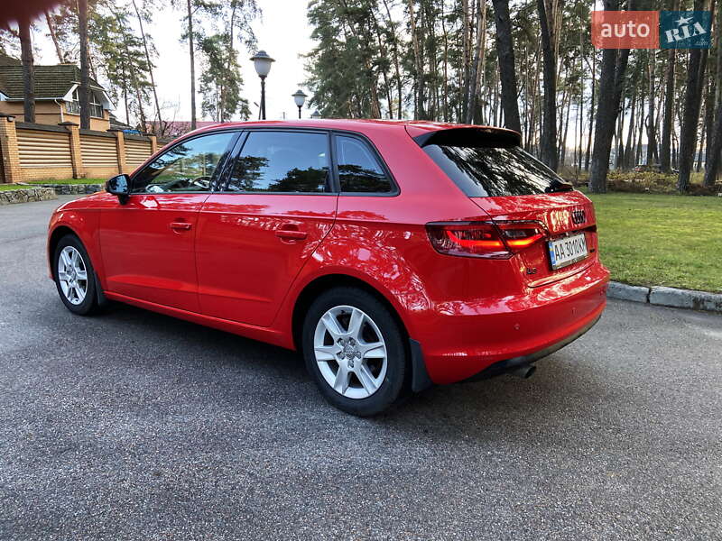 Хэтчбек Audi A3 2016 в Киеве