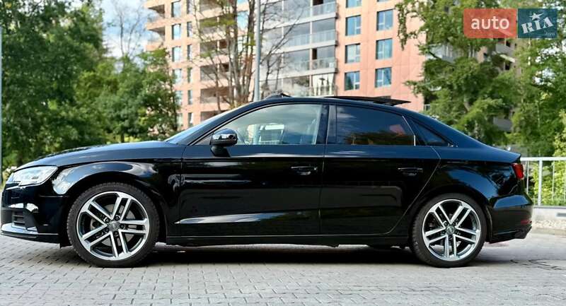 Седан Audi A3 2019 в Ивано-Франковске