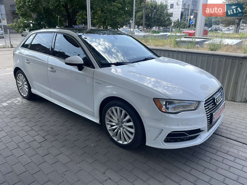 Хетчбек Audi A3 2016 в Дніпрі фото 6 Хетчбек Audi A3 2016 в Дніпрі