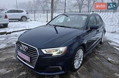 Хэтчбек Audi A3 2017 в Кропивницком