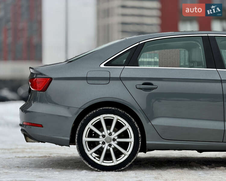 Седан Audi A3 2015 в Киеве