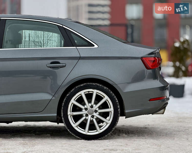 Седан Audi A3 2015 в Киеве