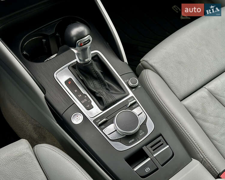 Седан Audi A3 2015 в Киеве