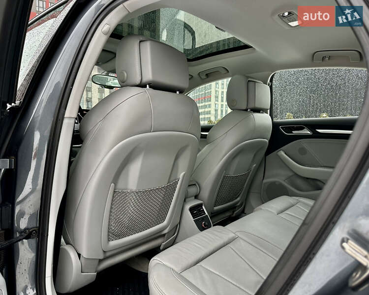 Седан Audi A3 2015 в Киеве