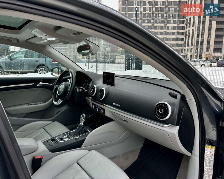 Седан Audi A3 2015 в Киеве