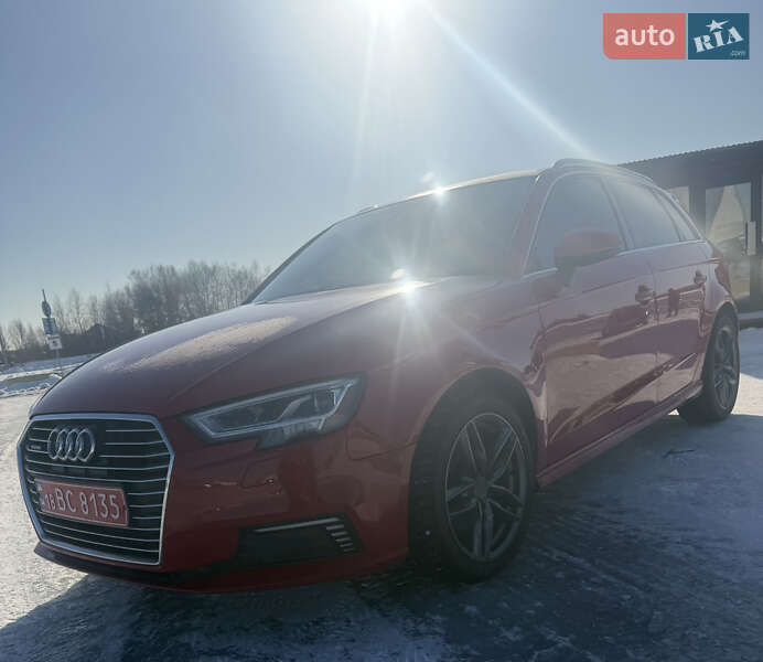 Хэтчбек Audi A3 2018 в Киеве