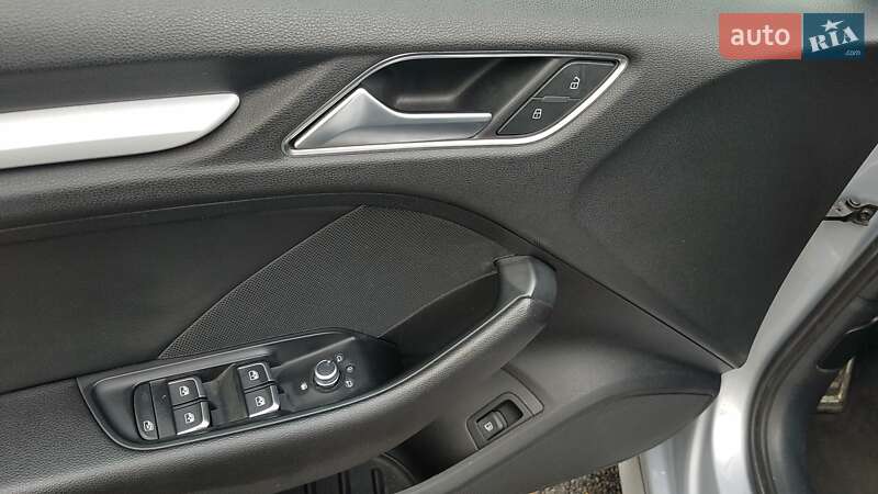 Хэтчбек Audi A3 2017 в Киеве