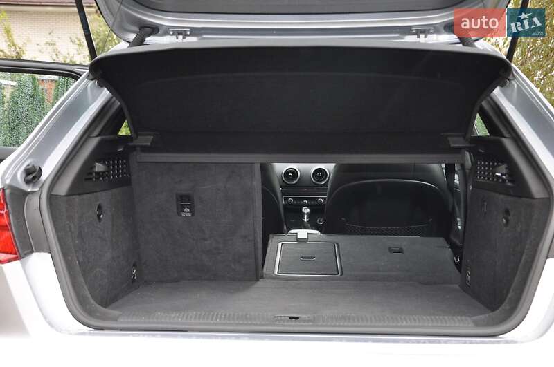 Хэтчбек Audi A3 2017 в Киеве