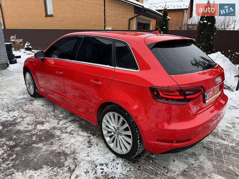 Хетчбек Audi A3 2015 в Вінниці