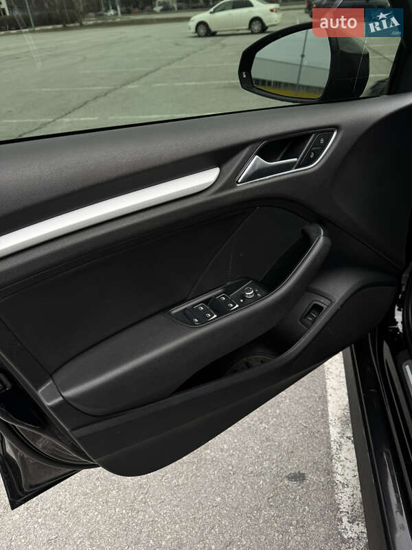 Седан Audi A3 2015 в Запорожье