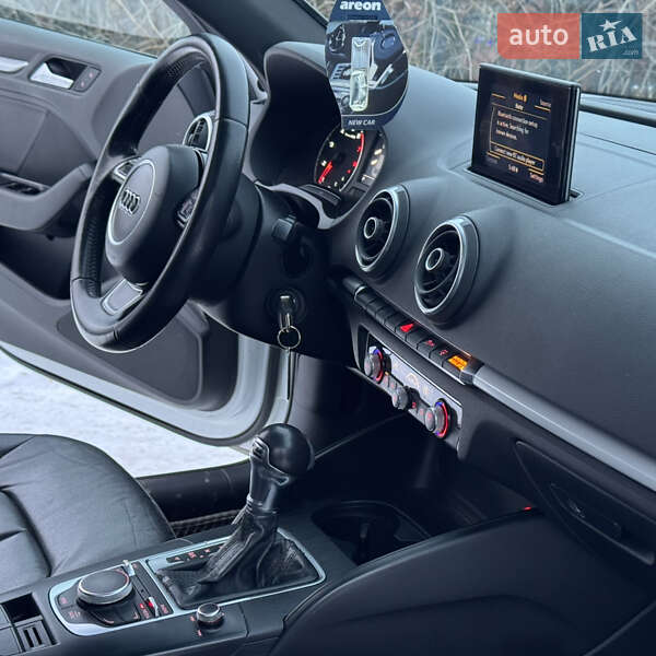 Седан Audi A3 2014 в Дніпрі