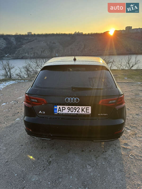 Хэтчбек Audi A3 2016 в Запорожье