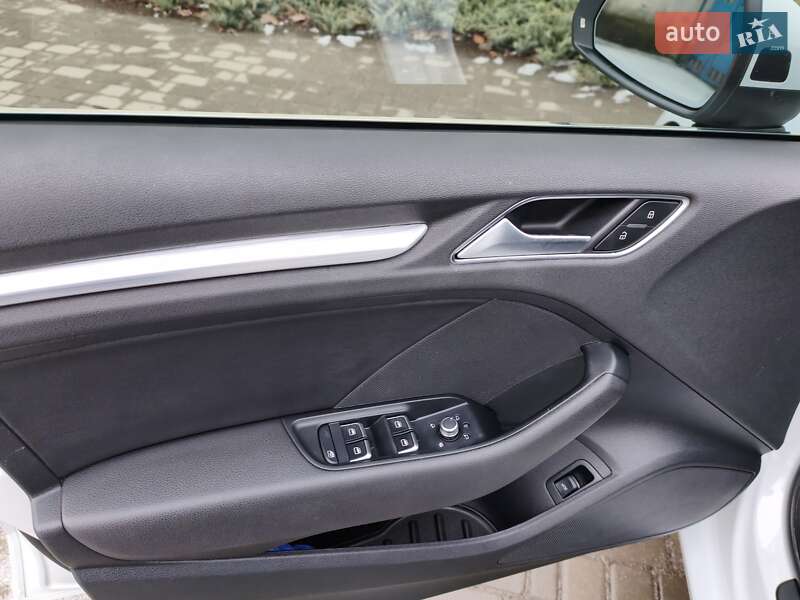 Седан Audi A3 2015 в Миколаєві