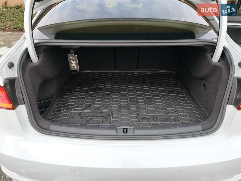 Седан Audi A3 2015 в Миколаєві