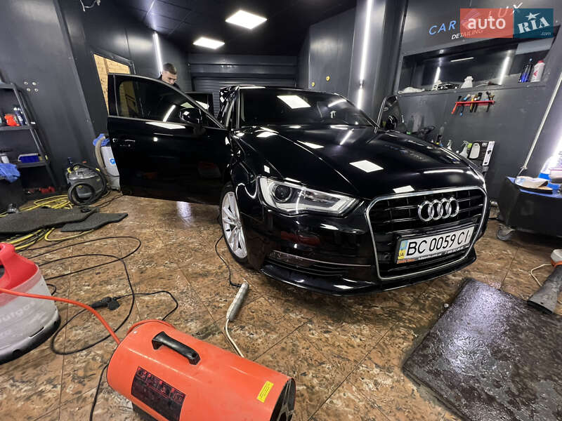 Седан Audi A3 2015 в Львове
