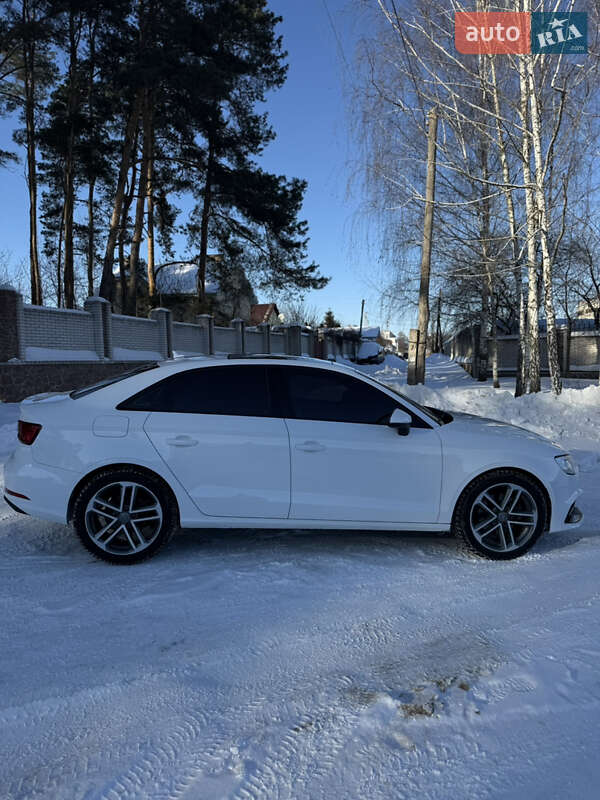Седан Audi A3 2018 в Житомире