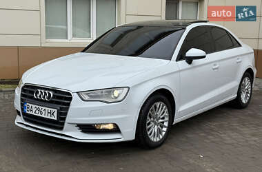 Седан Audi A3 2016 в Николаеве