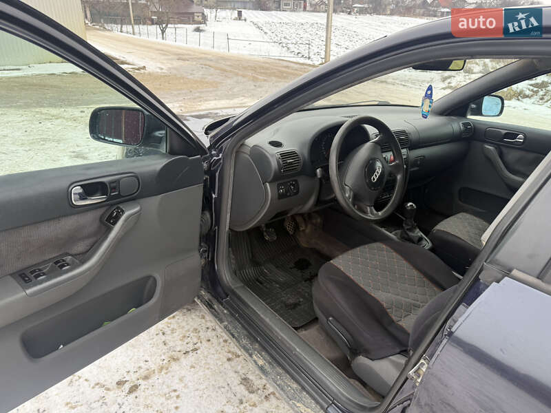 Хэтчбек Audi A3 1999 в Сторожинце