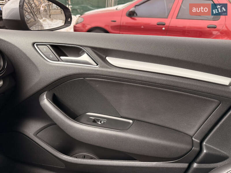 Седан Audi A3 2015 в Києві фото 10 Седан Audi A3 2015 в Києві