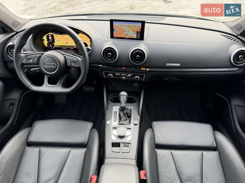 Хэтчбек Audi A3 2018 в Киеве