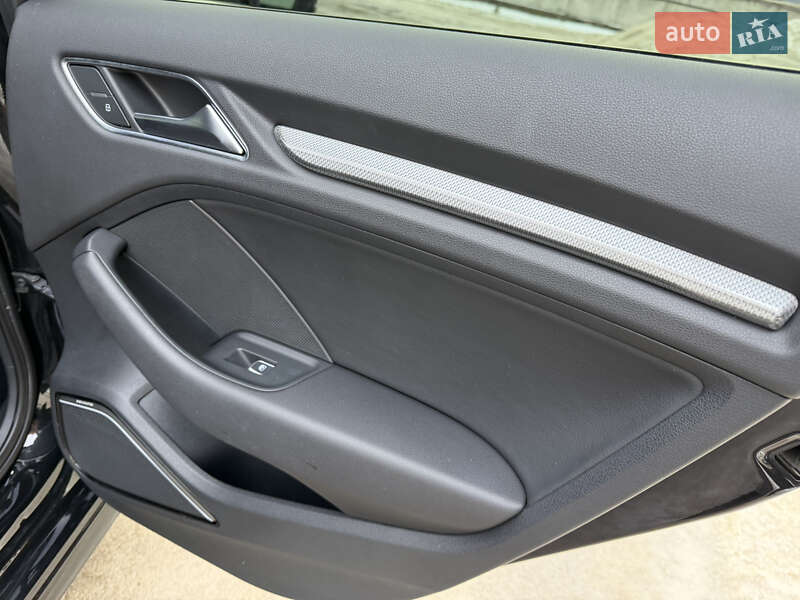 Хэтчбек Audi A3 2018 в Киеве