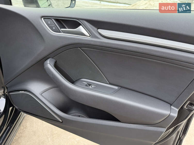 Хэтчбек Audi A3 2018 в Киеве