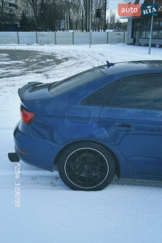 Седан Audi A3 2014 в Кривому Розі