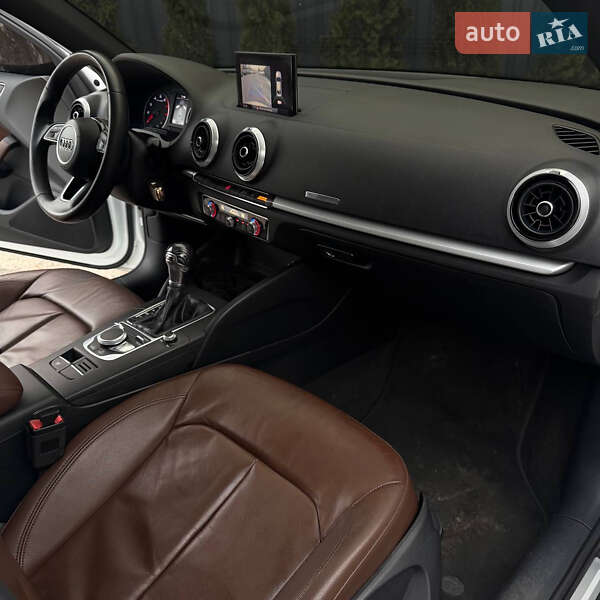 Седан Audi A3 2016 в Днепре