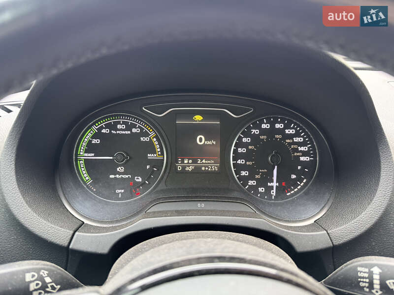 Хэтчбек Audi A3 2016 в Днепре