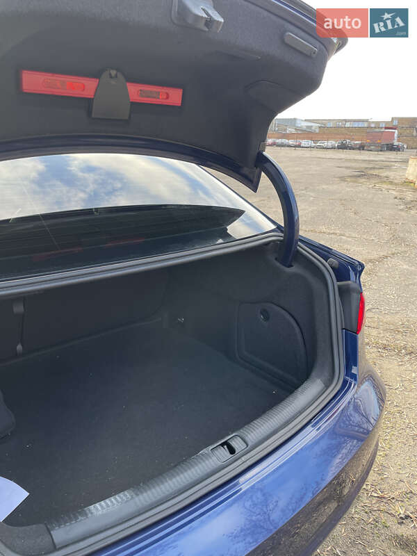 Седан Audi A3 2015 в Миколаєві