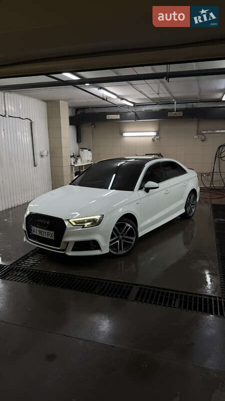 Седан Audi A3 2017 в Дніпрі