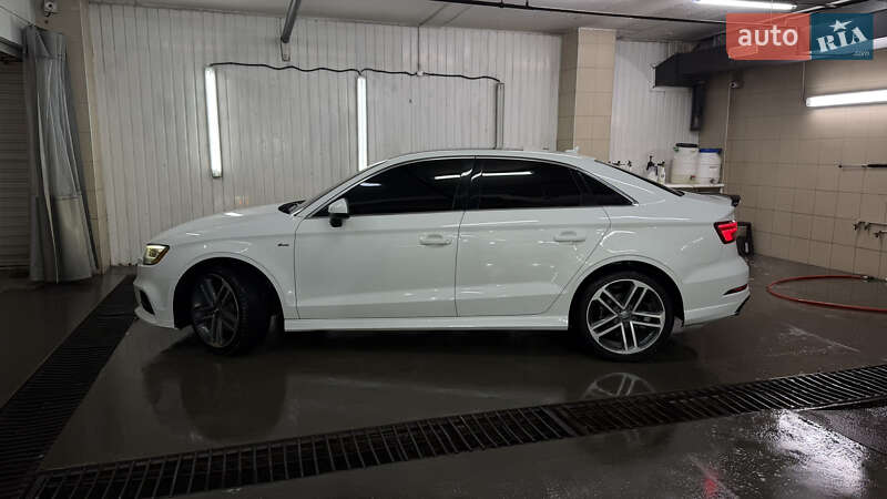 Седан Audi A3 2017 в Дніпрі