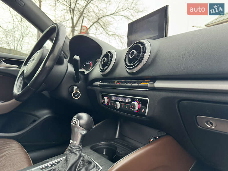 Седан Audi A3 2015 в Одессе