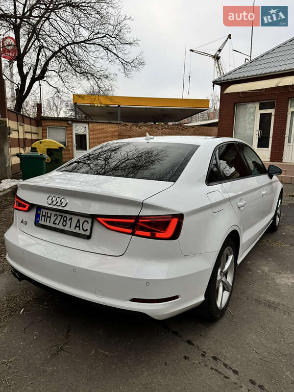Седан Audi A3 2015 в Одессе