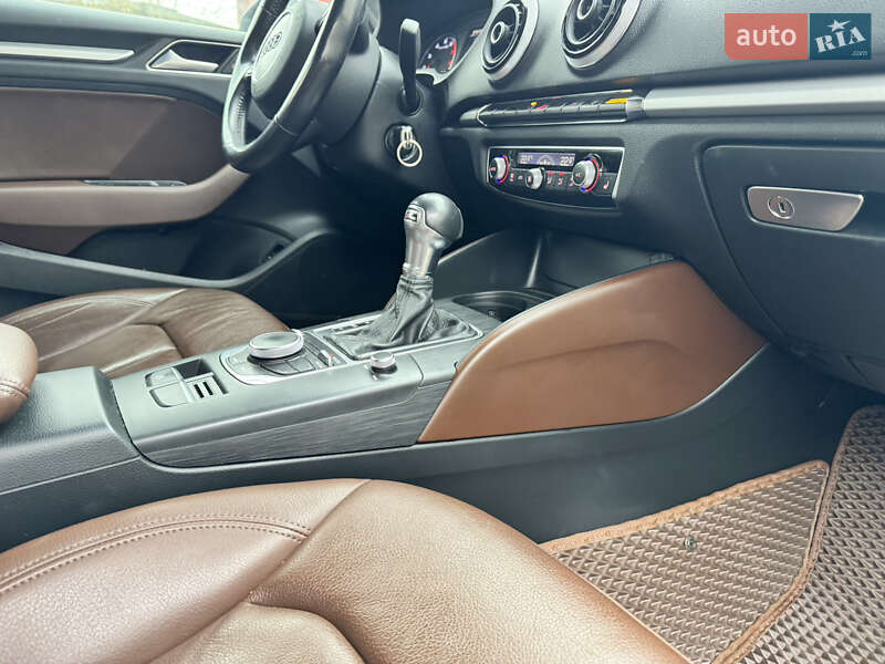 Седан Audi A3 2015 в Одессе